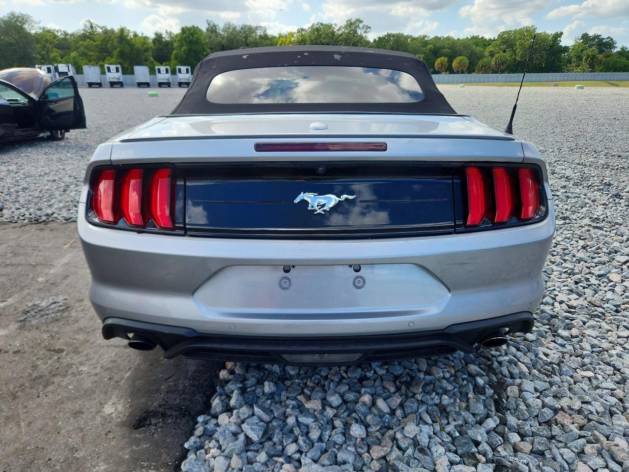 2023 Ford Mustang - Фото 6