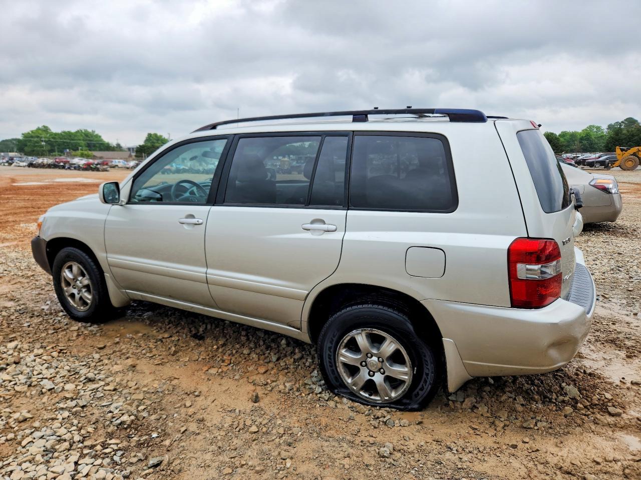 2004 Toyota Highlander Base - Image 2
