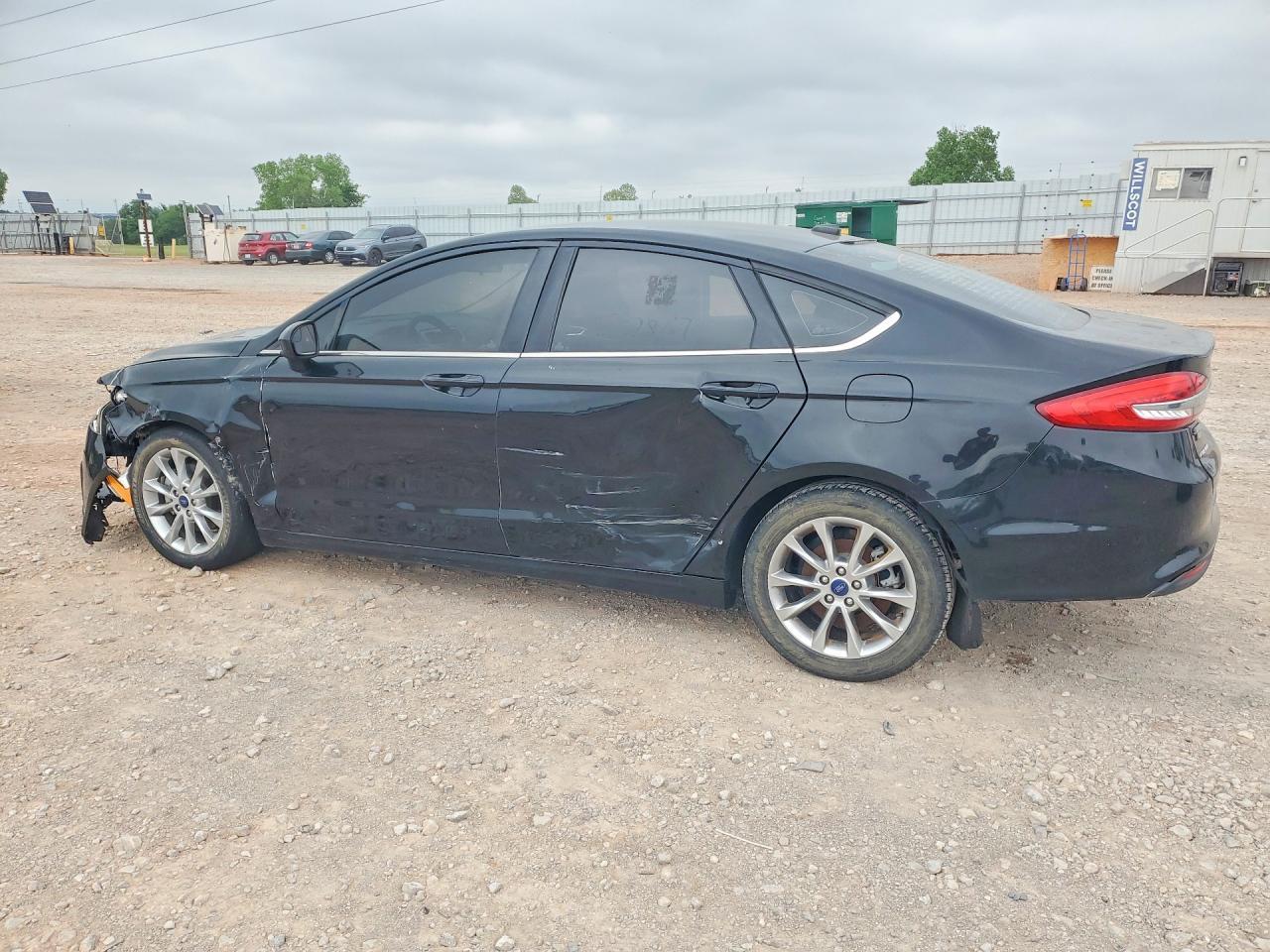 2017 Ford Fusion Se - Фото 2