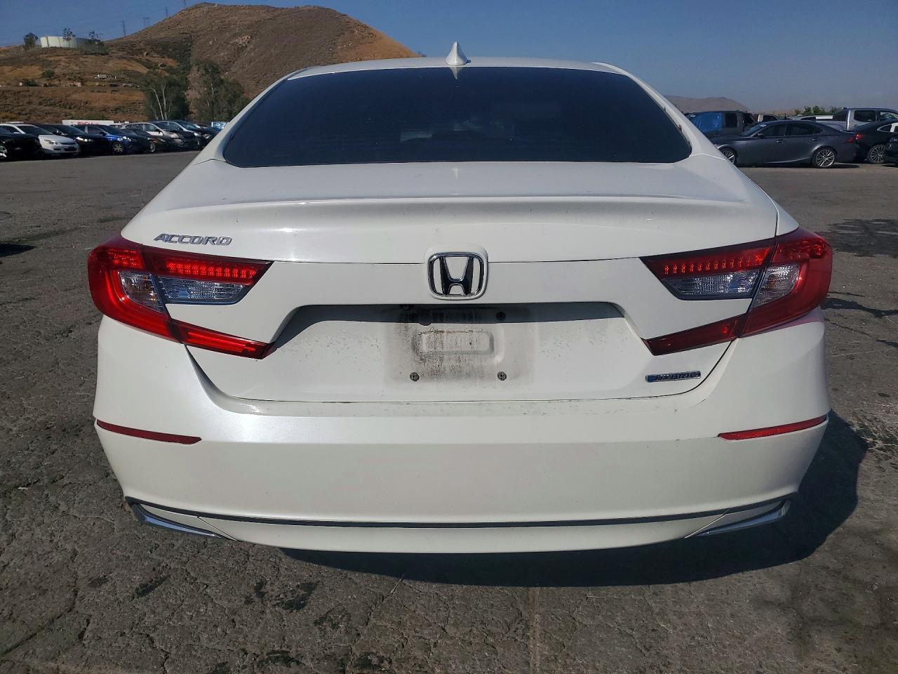 2018 Honda Accord Hybrid - Image 6