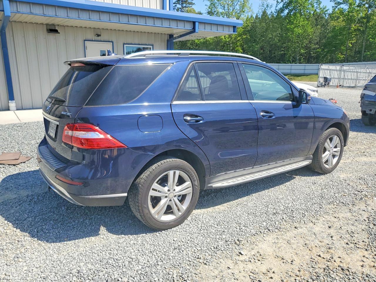 2015 Mercedes-Benz Ml 250 Bluetec - Image 3