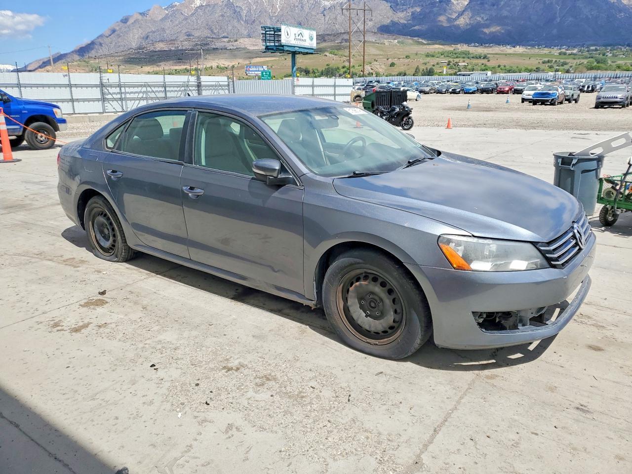 2014 Volkswagen Passat S - Image 4