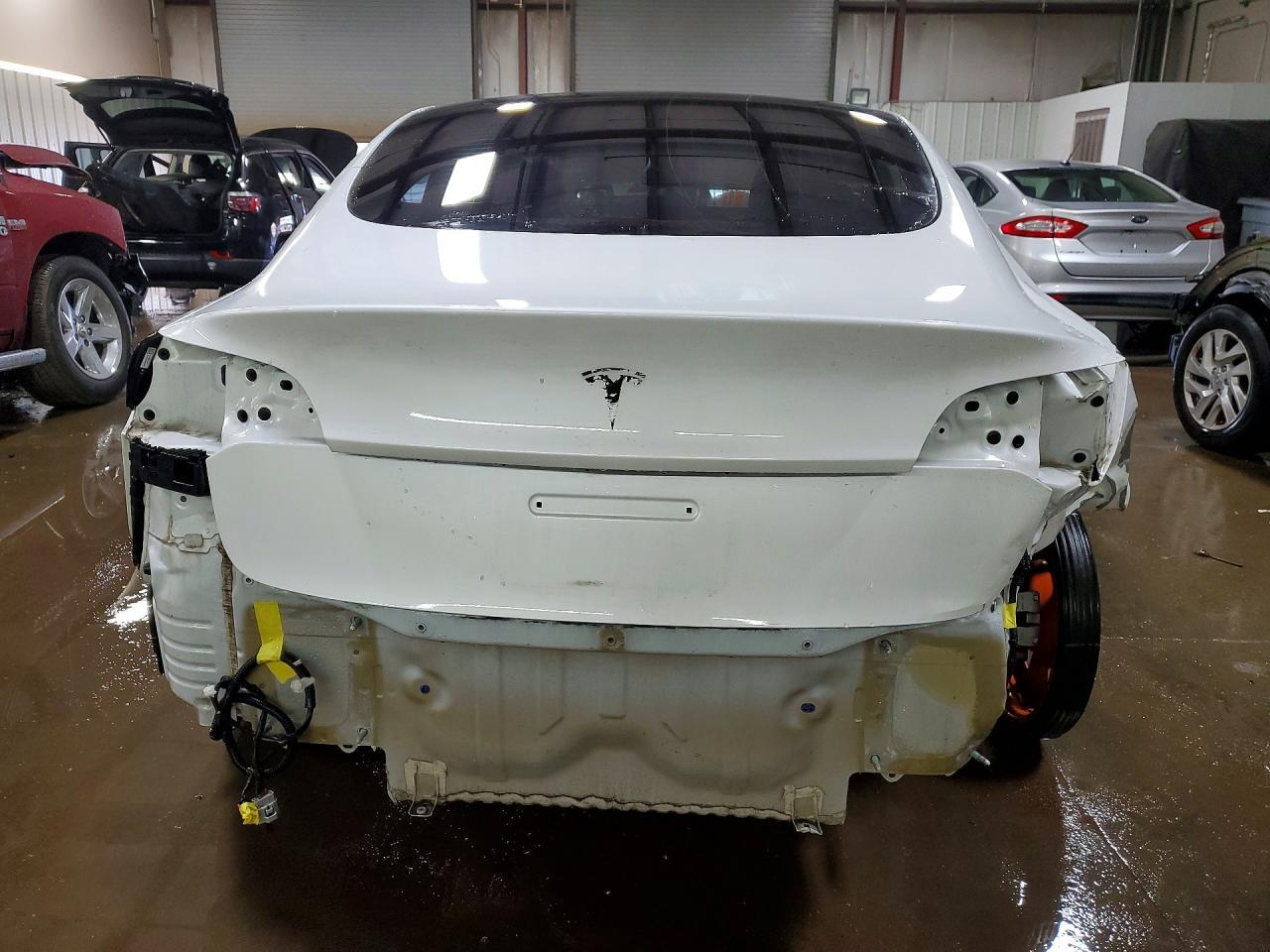 2023 Tesla Model 3 - Фото 6