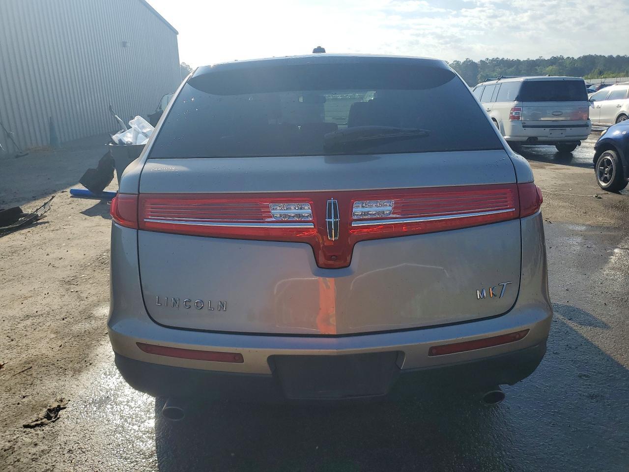 2019 Lincoln Mkt - Image 6