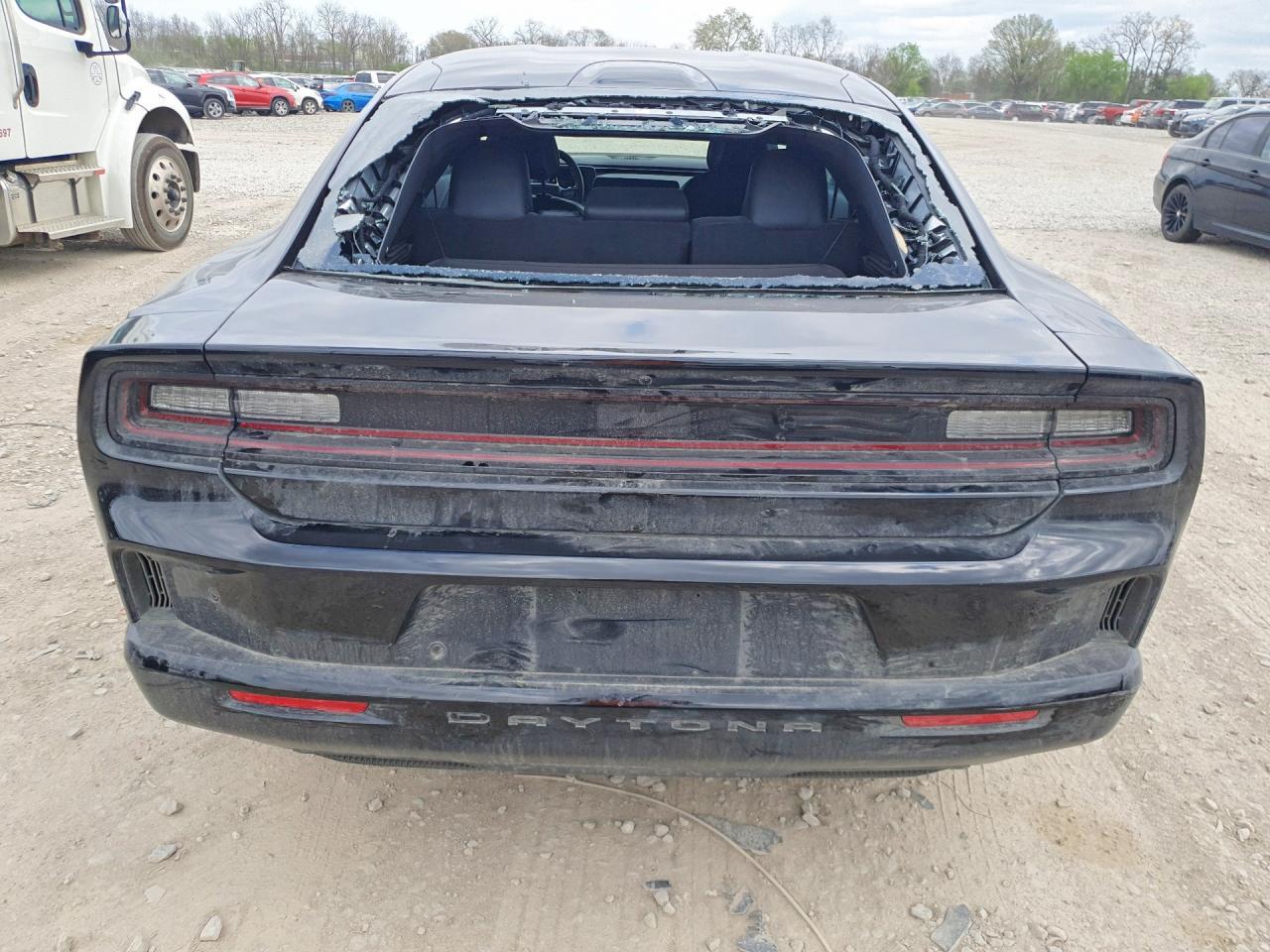 2025 Dodge Charger Daytona R - Image 6