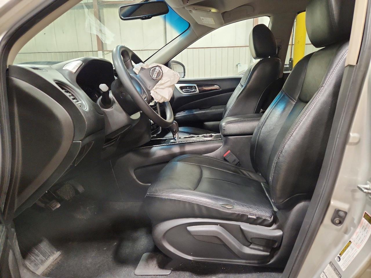 2014 Nissan Pathfinder S - Image 7