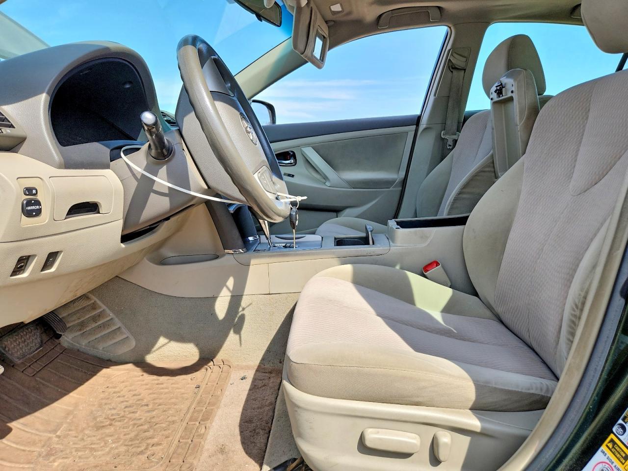 2010 Toyota Camry Le V6 - Image 7