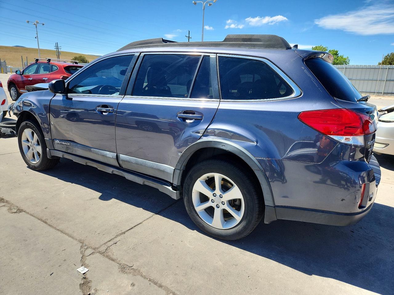 2014 Subaru Outback 2.5I Premium - Image 2