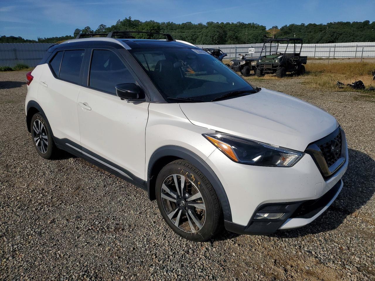 2019 Nissan Kicks Sr - Image 4
