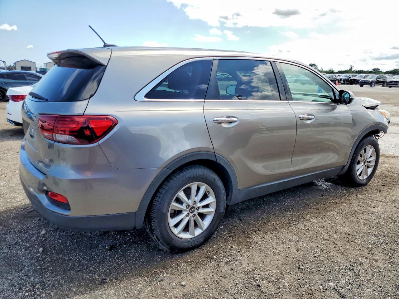 2019 Kia Sorento Lx - Image 3