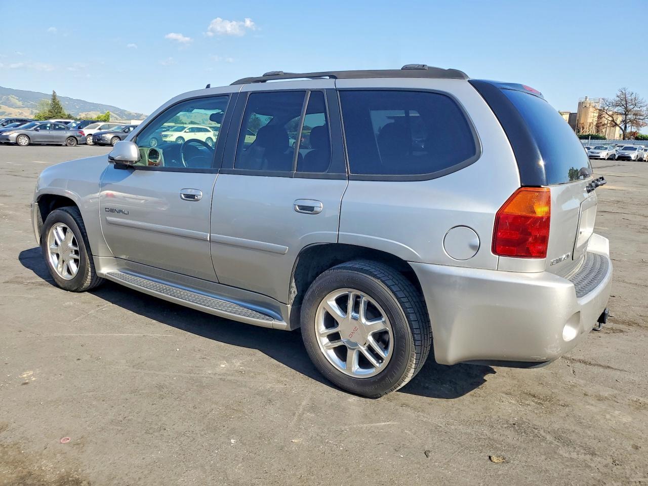 2006 GMC Envoy Denali - Фото 2