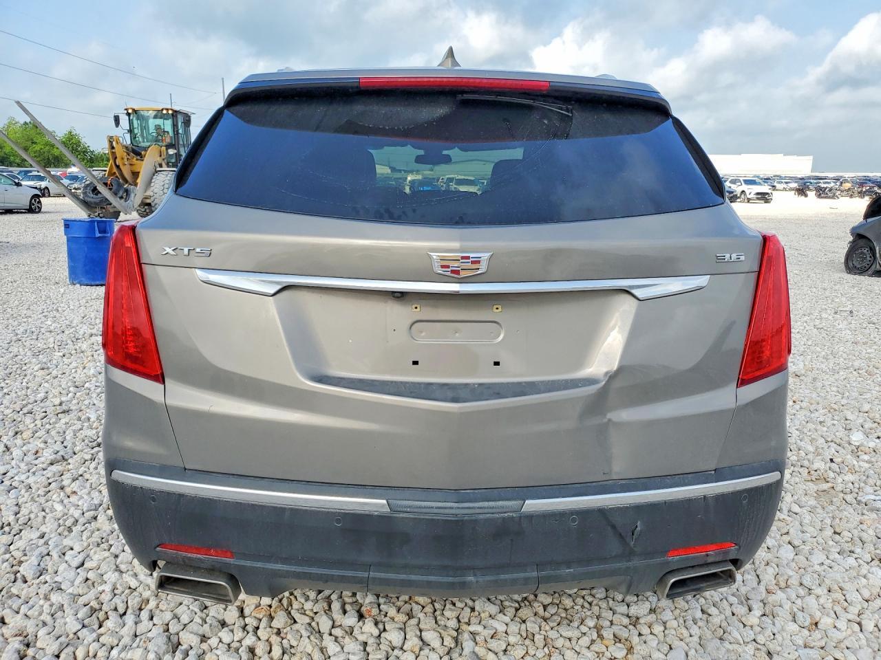 2018 Cadillac Xt5 Luxury - Image 6
