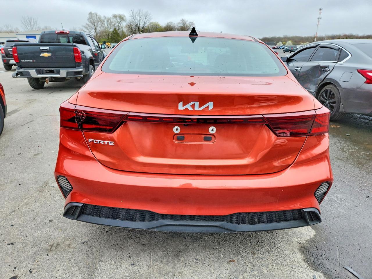2023 Kia Forte Lxs - Image 6