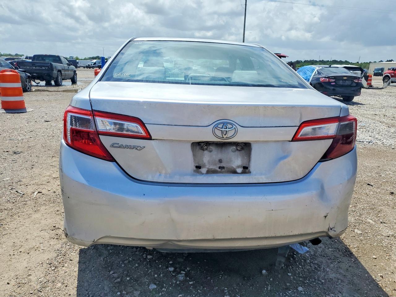2012 Toyota Camry L - Image 6