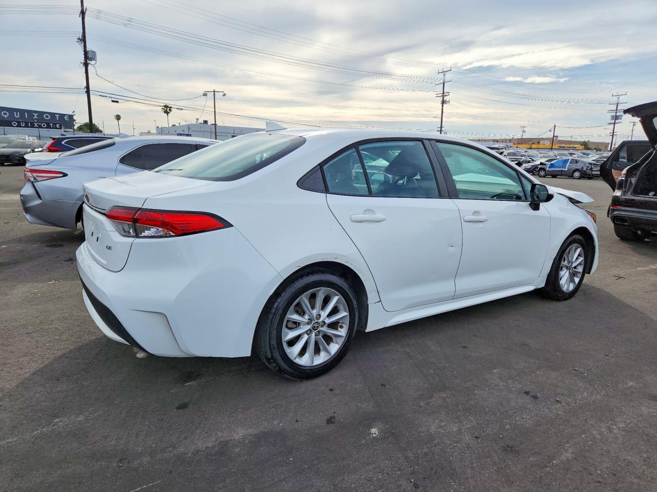 2021 Toyota Corolla Le - Image 3