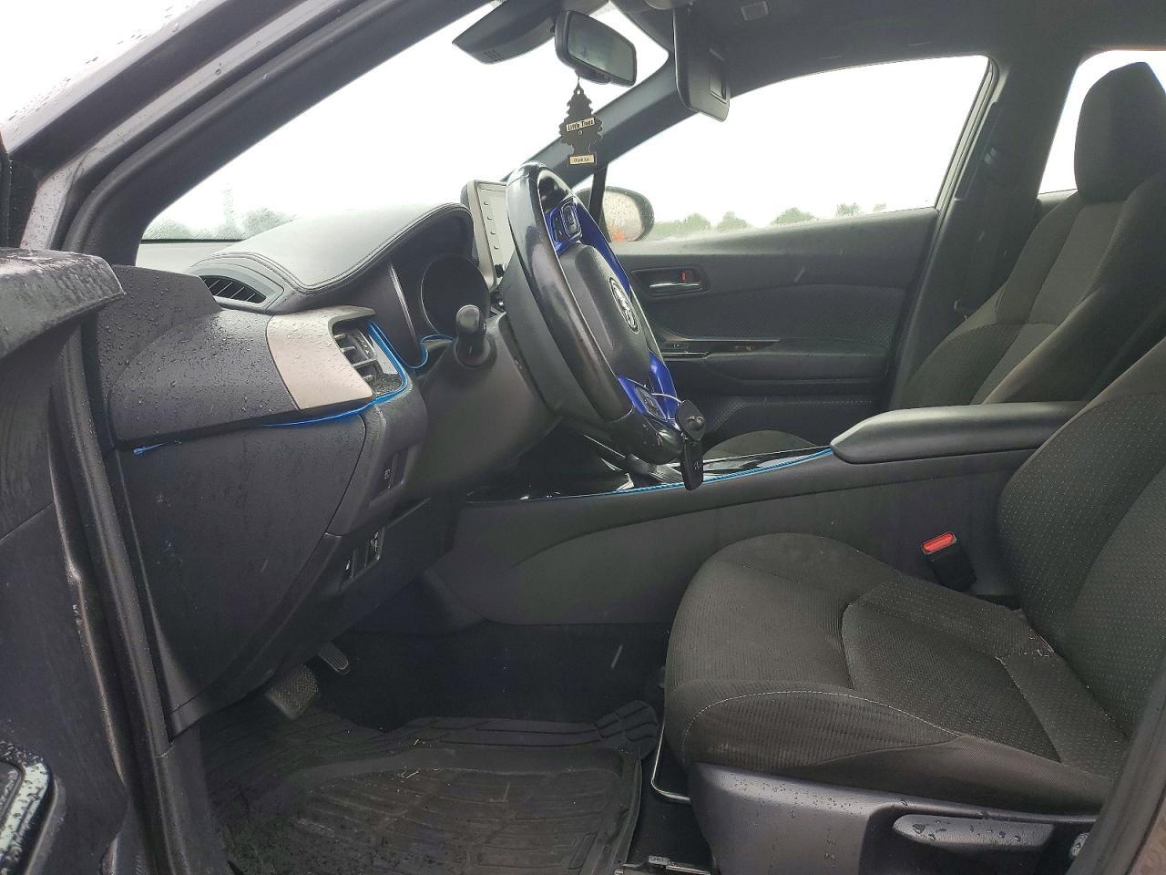 2019 Toyota C-Hr Xle - Image 7