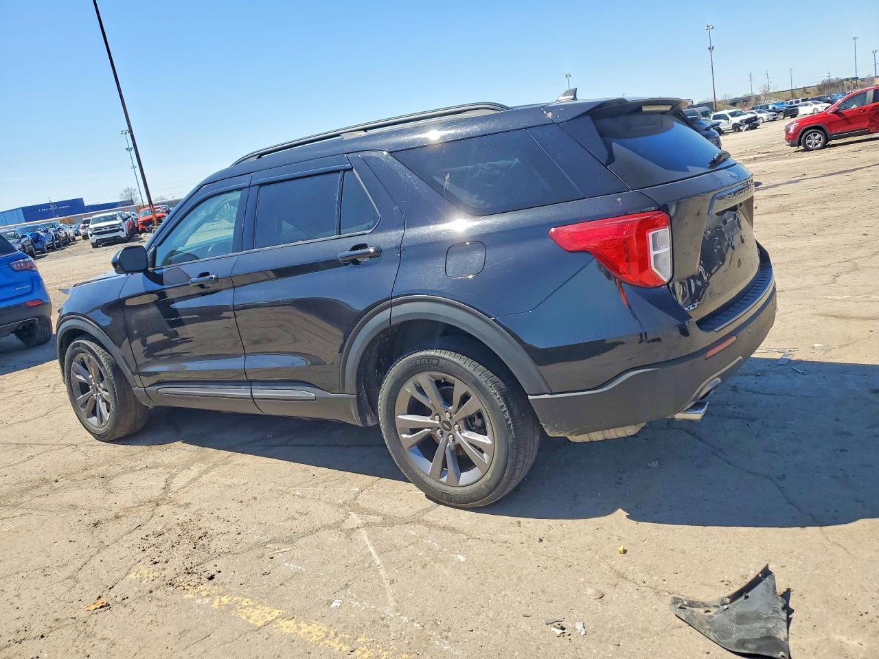 2022 Ford Explorer Xlt - Фото 2