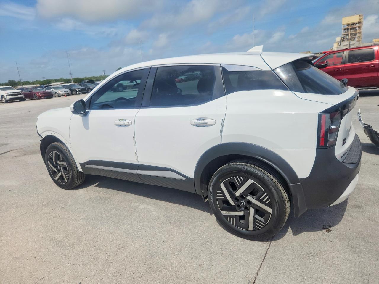2025 Nissan Kicks Sv - Image 2