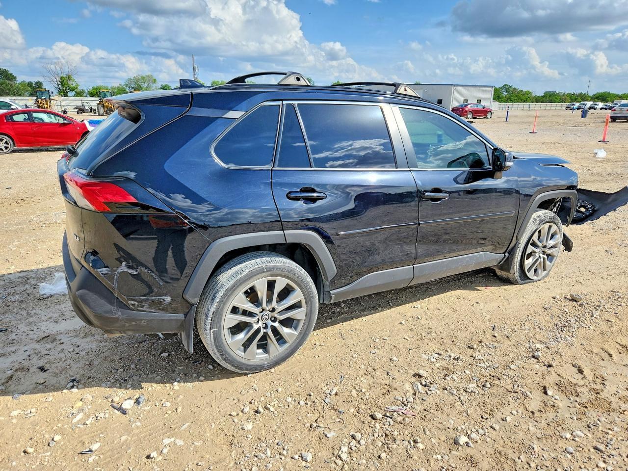 2023 Toyota Rav4 Xle Premium - Фото 3