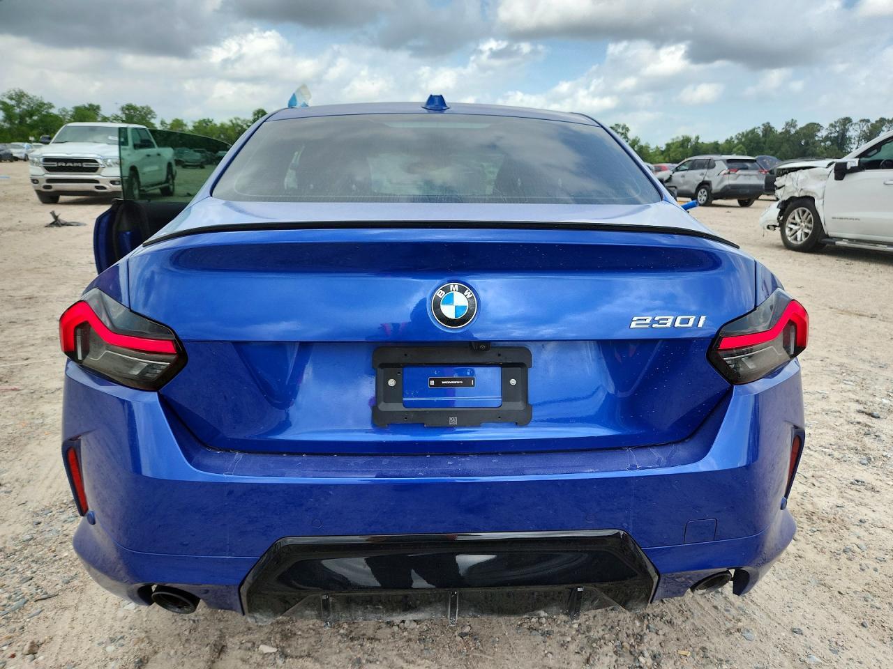 2025 BMW 230I - Фото 6