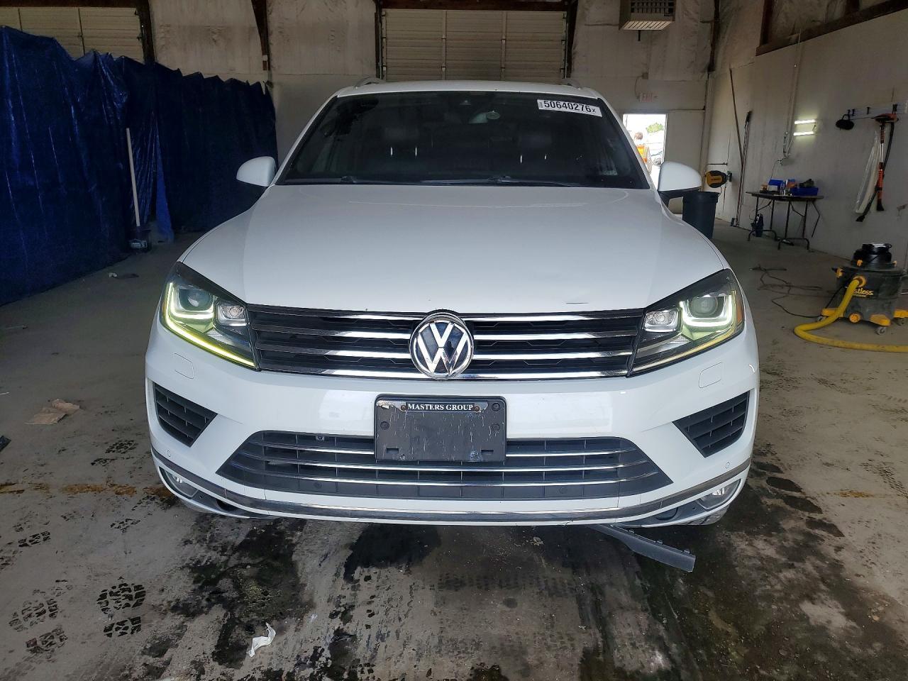 2017 Volkswagen Touareg Wolfsburg - Image 5