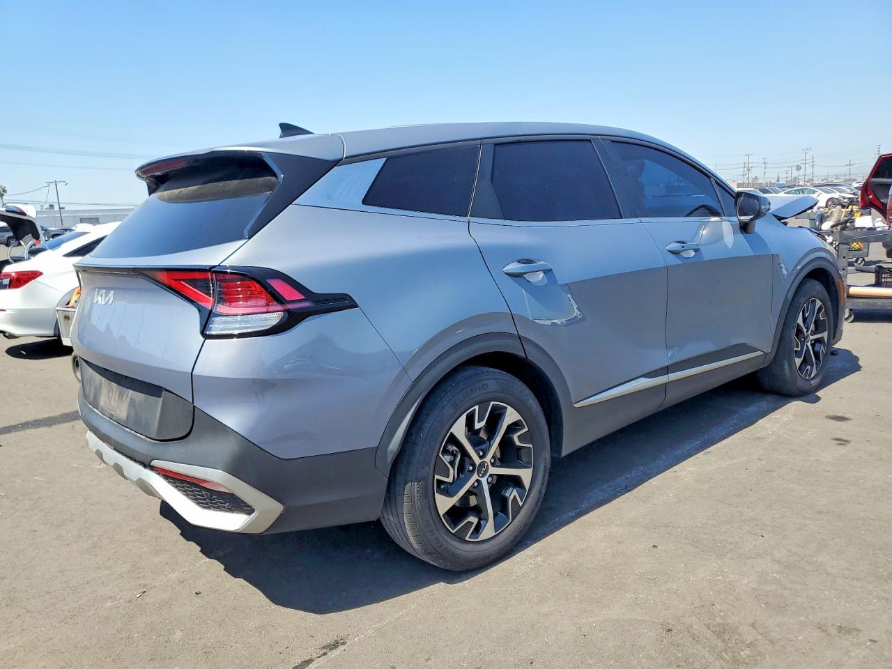 2024 Kia Sportage Ex - Image 3