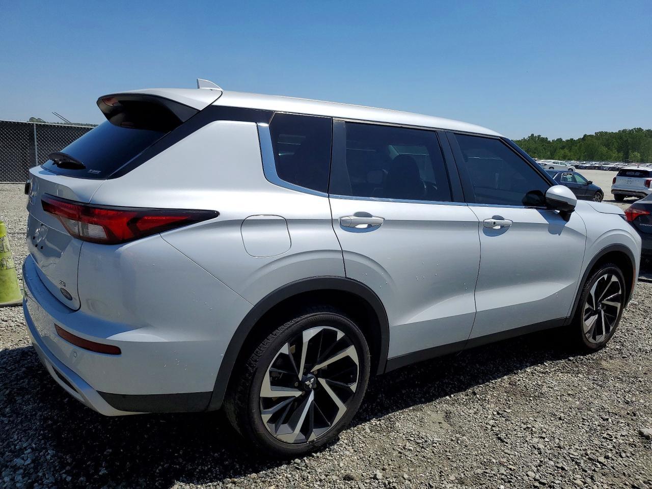 2023 Mitsubishi Outlander Se - Фото 3