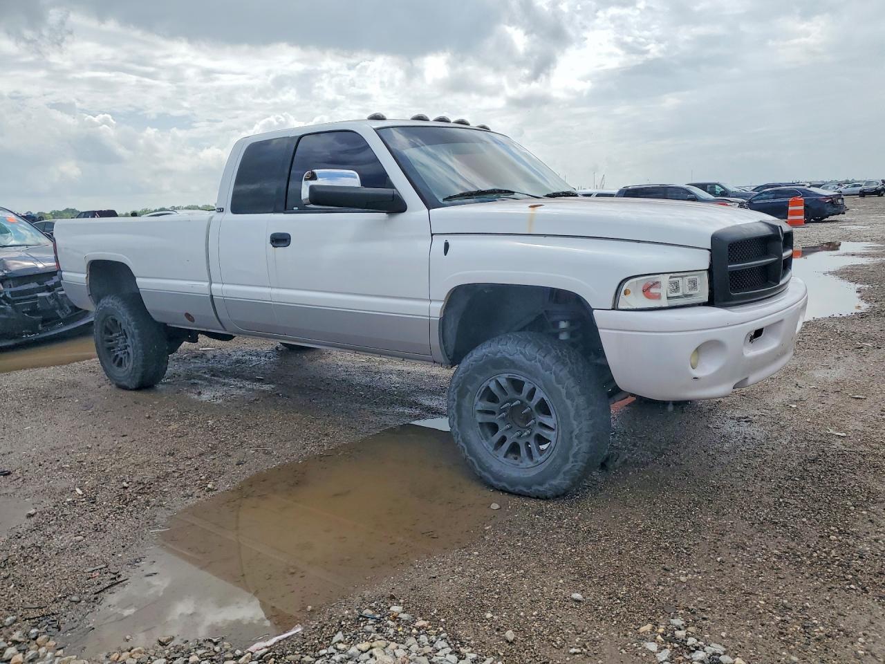 2001 Dodge Ram 2500 - Image 4