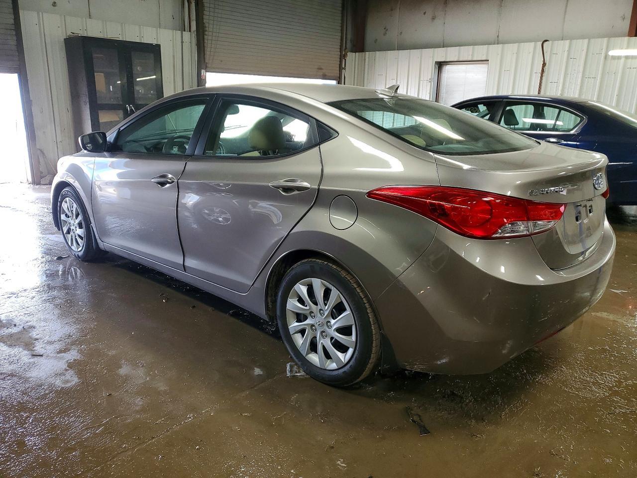 2013 Hyundai Elantra Gls - Image 2