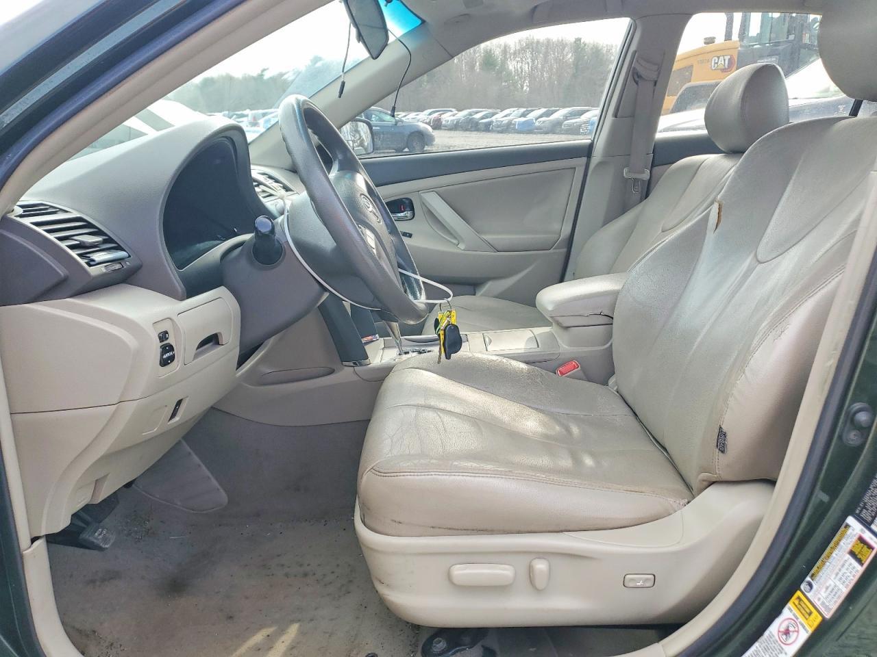 2011 Toyota Camry Le - Фото 7