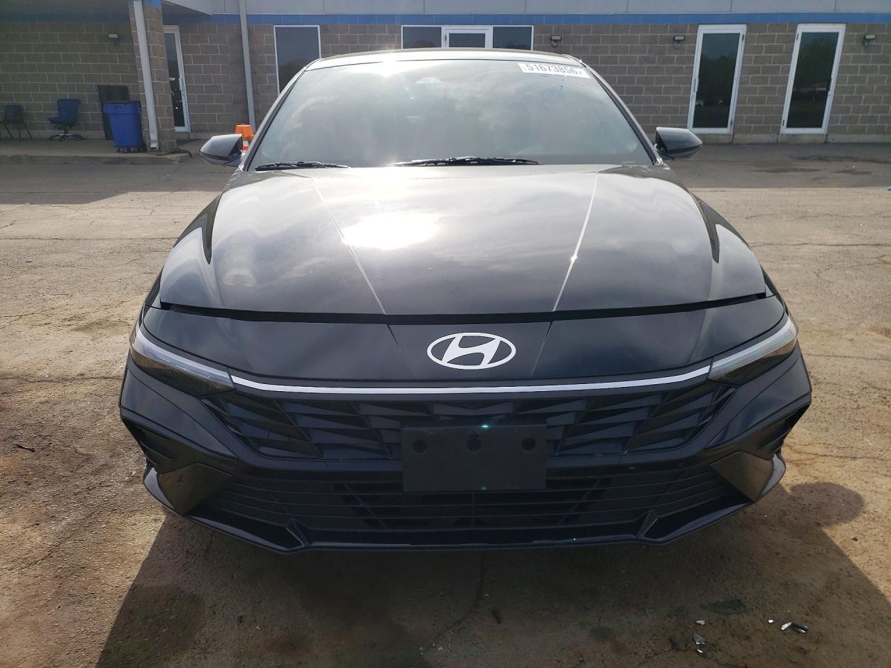 2025 Hyundai Elantra Se - Фото 5