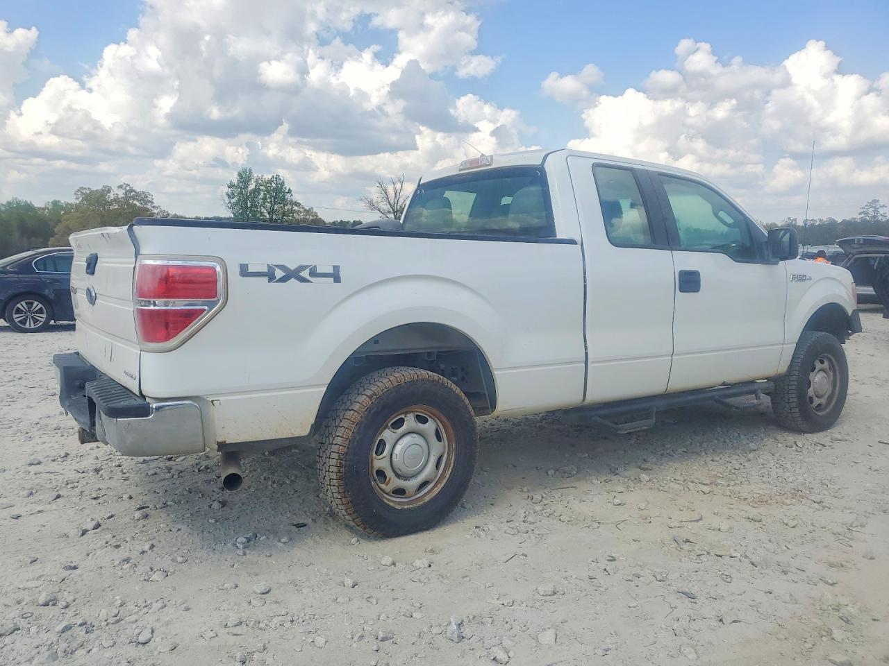 2013 Ford F150 Super Cab - Фото 3