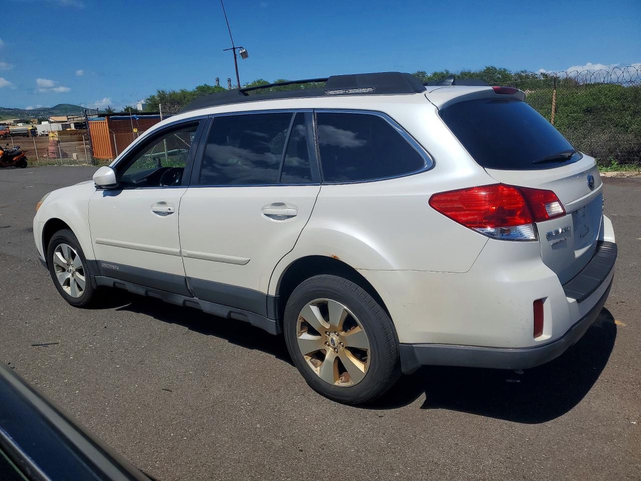 2011 Subaru Outback 3.6R Limited - Фото 2