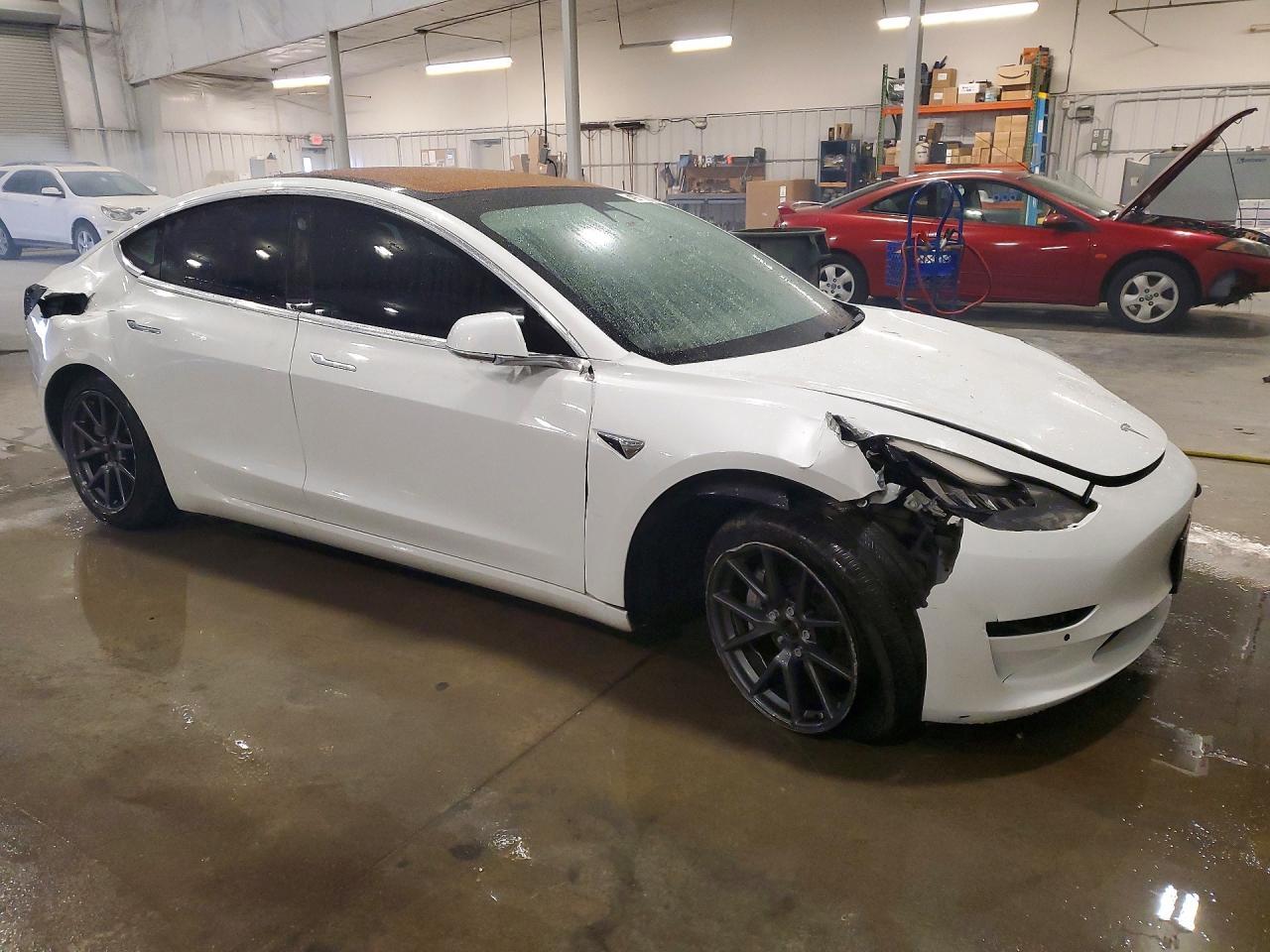 2018 Tesla Model 3 - Image 4