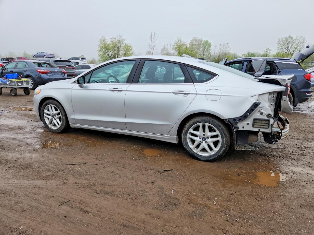 2014 Ford Fusion Se - Фото 2