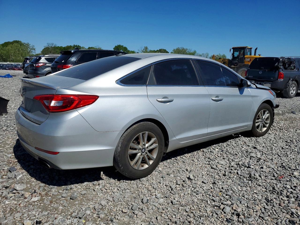 2017 Hyundai Sonata Base - Фото 3
