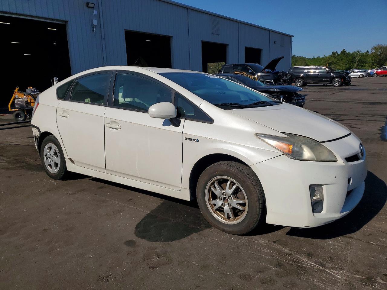 2010 Toyota Prius Iii - Фото 4
