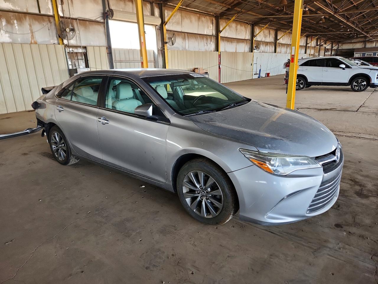 2016 Toyota Camry Xle - Image 4