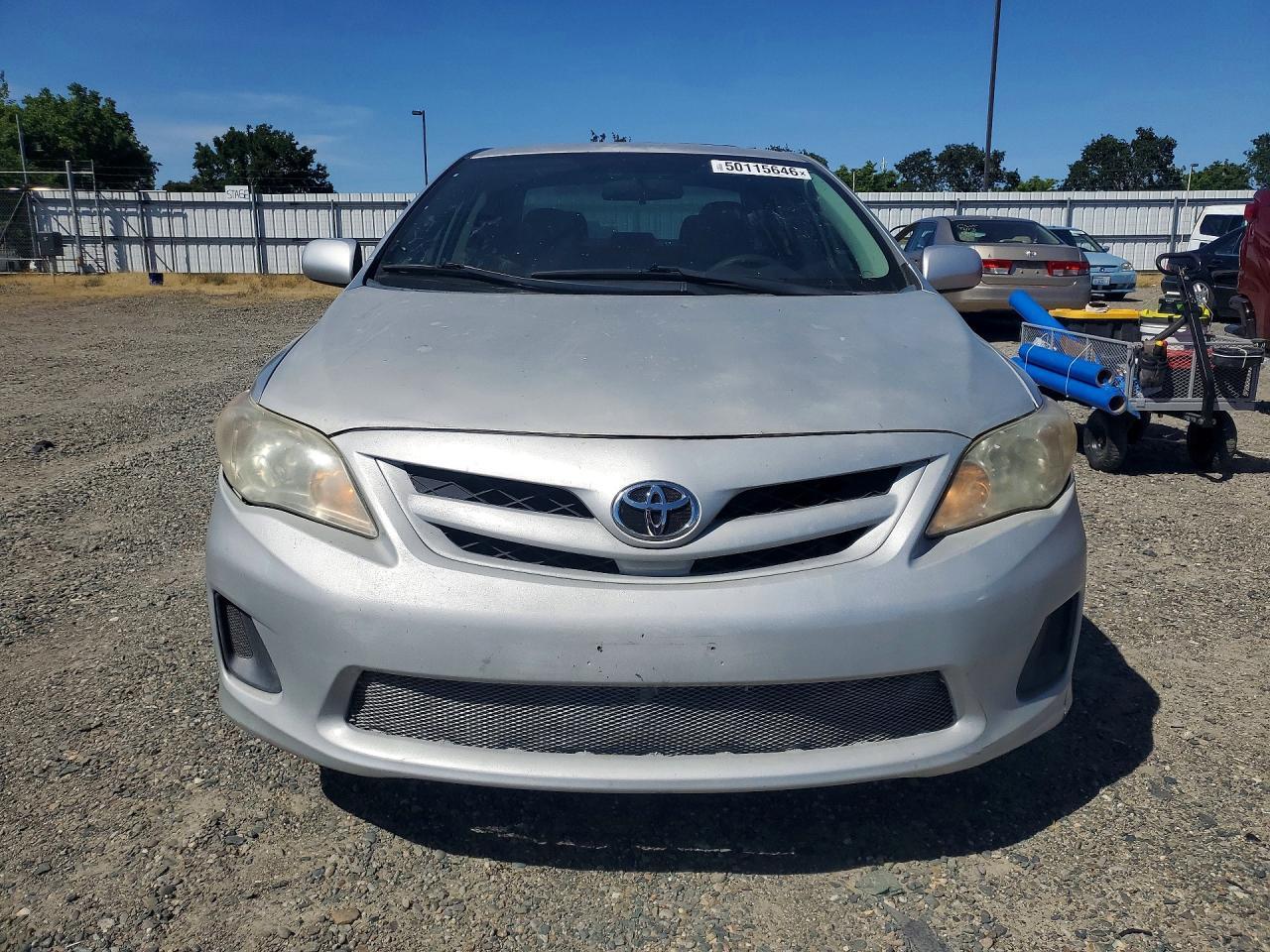 2011 Toyota Corolla Le - Image 5