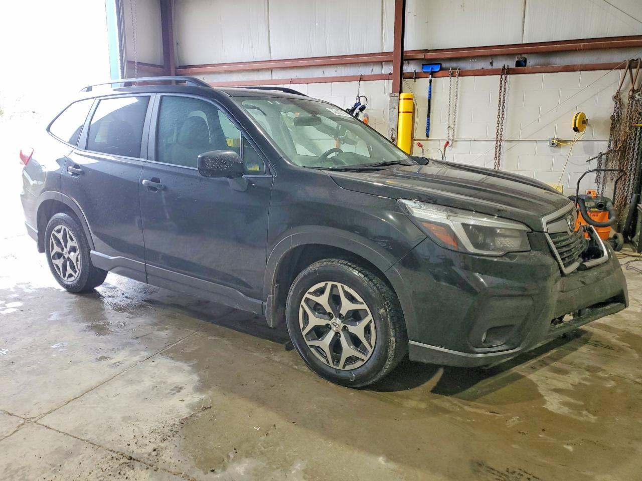 2021 Subaru Forester Premium - Image 4