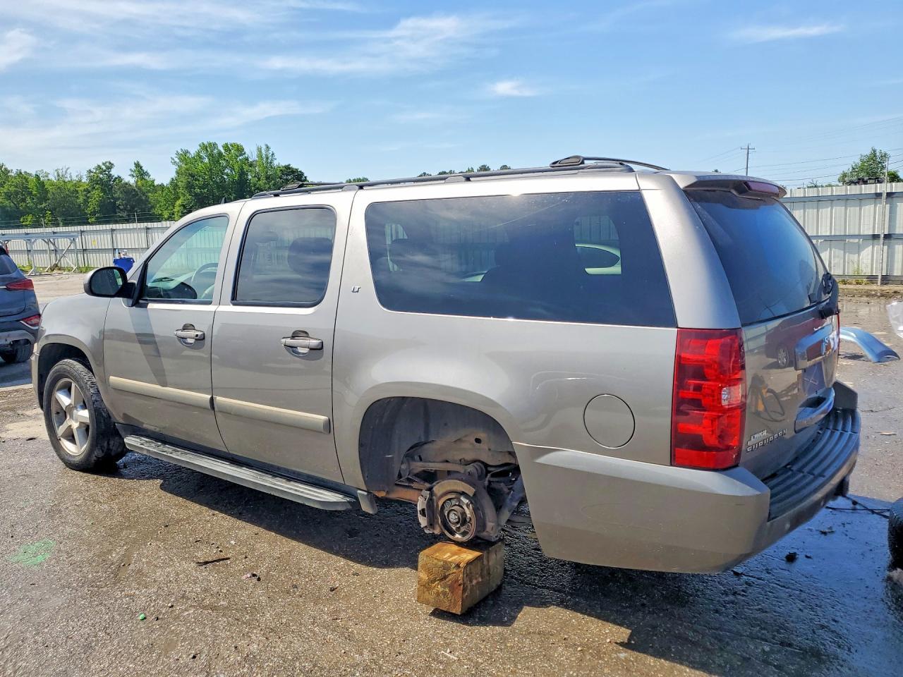 2008 Chevrolet Suburban C1500 Ls - Фото 2