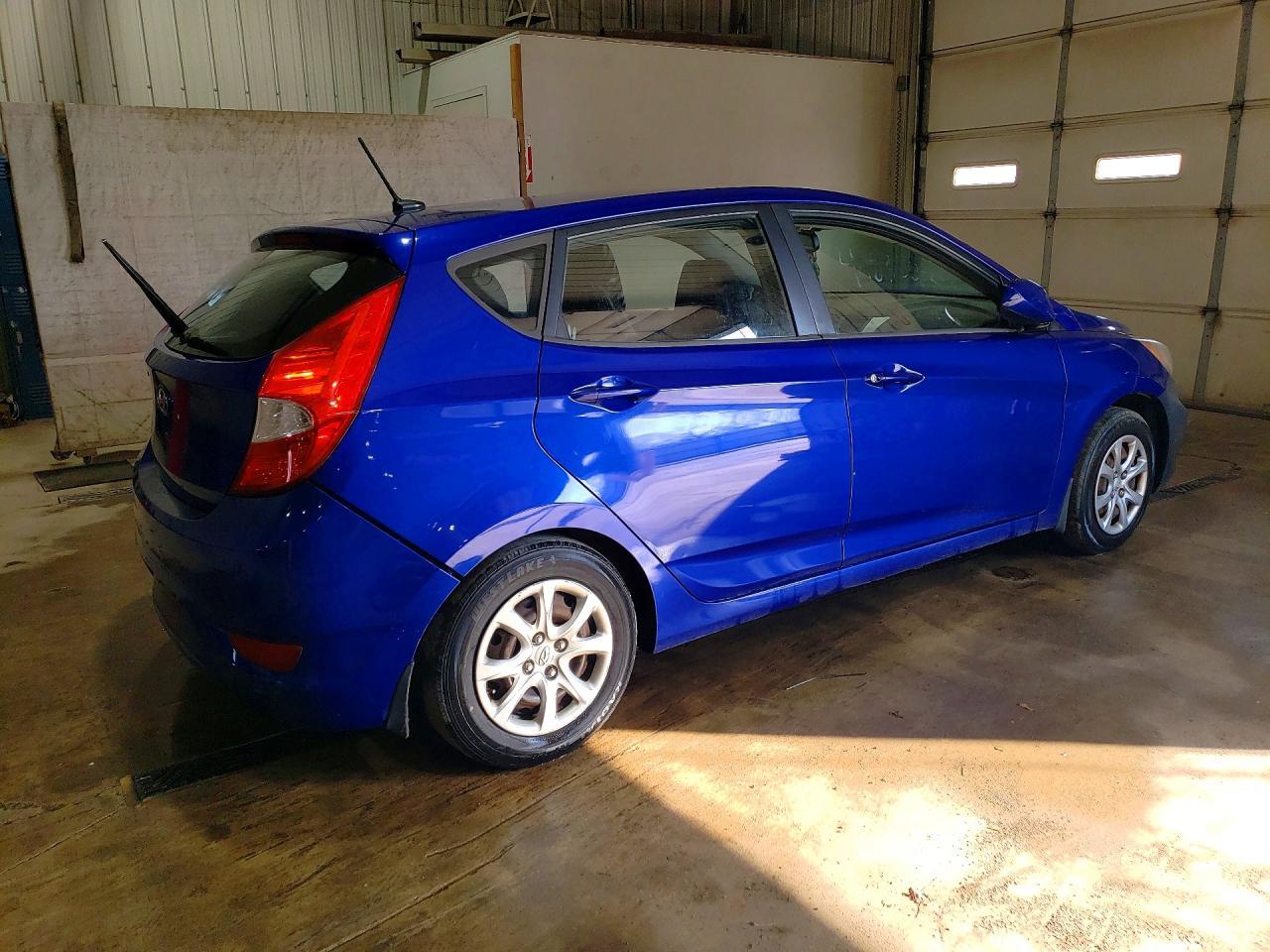 2012 Hyundai Accent Gs - Фото 3