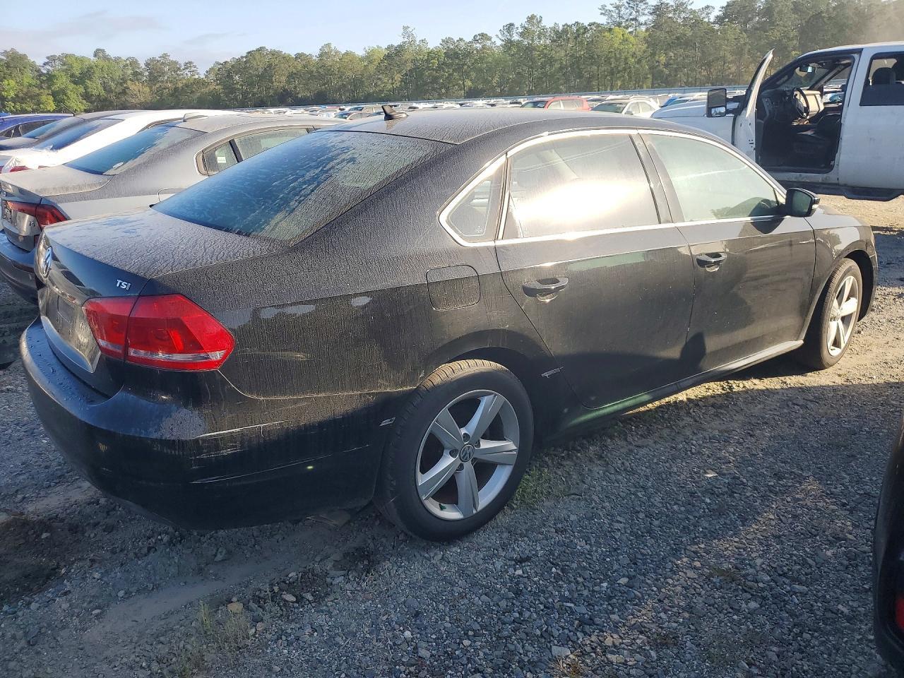 2015 Volkswagen Passat S - Фото 3