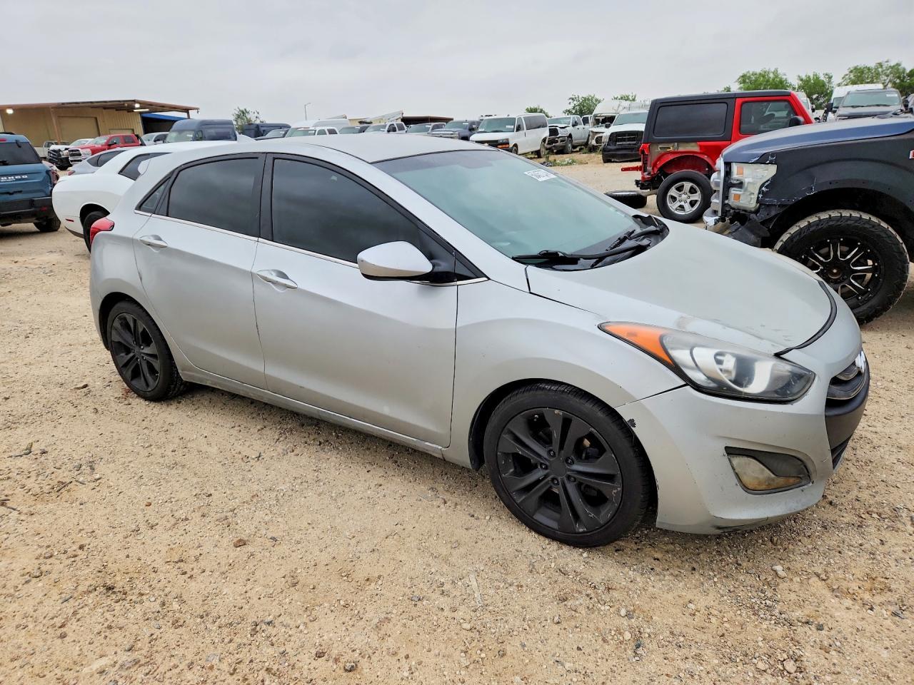 2013 Hyundai Elantra Gt Base - Image 4