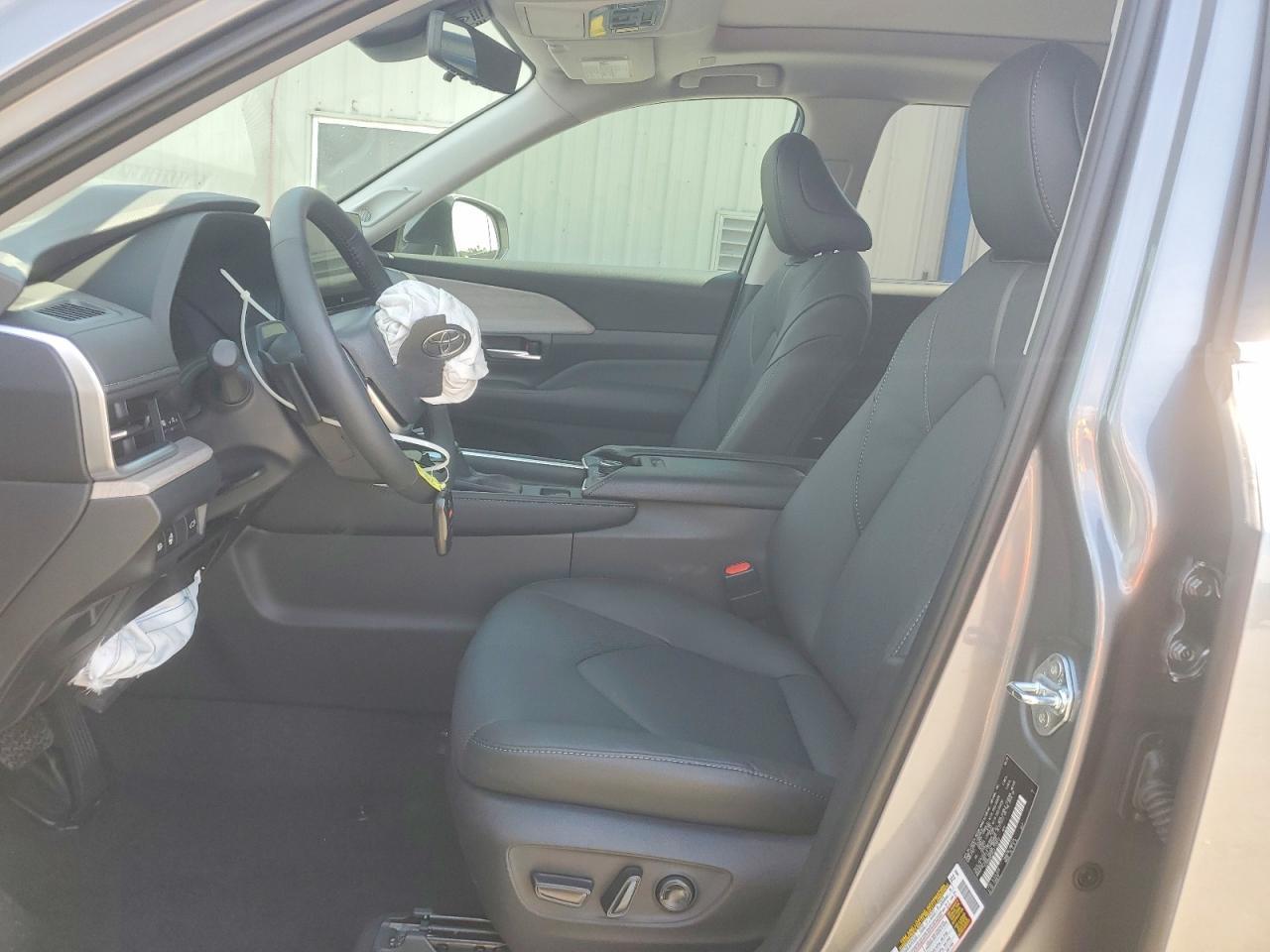 2026 Toyota Grand Highlander Platinum - Image 7