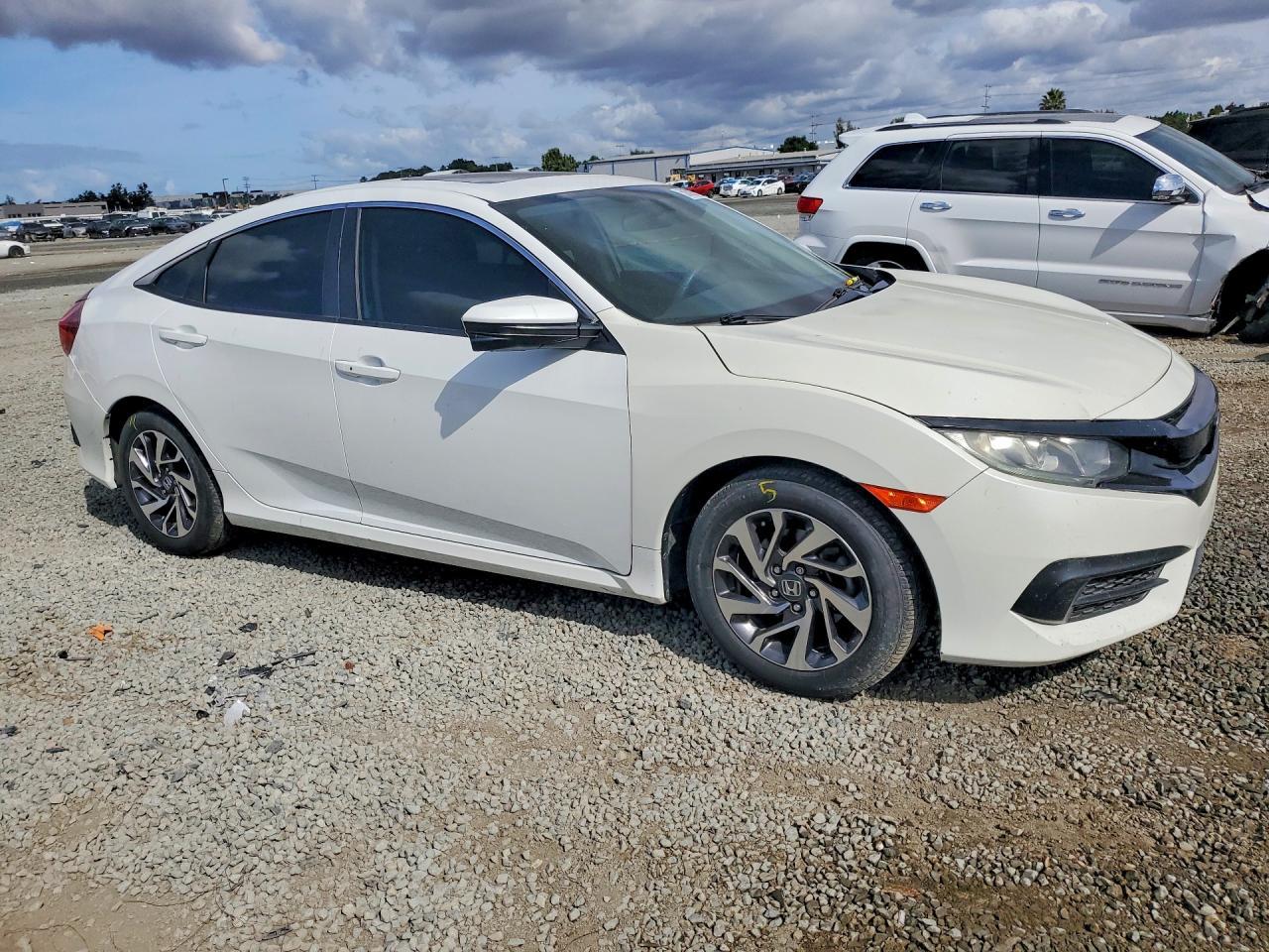 2018 Honda Civic Ex - Фото 4