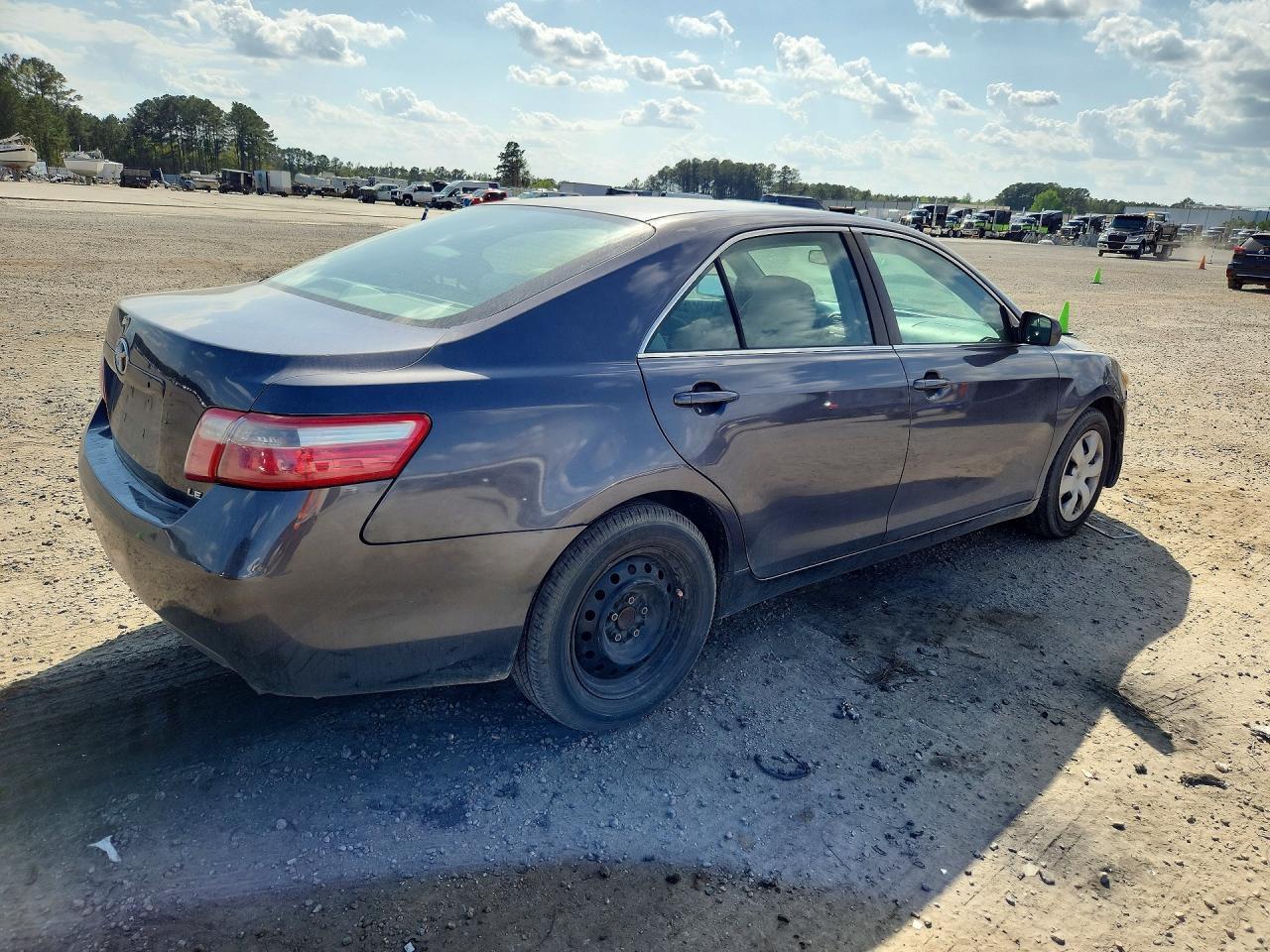 2007 Toyota Camry Le - Image 3
