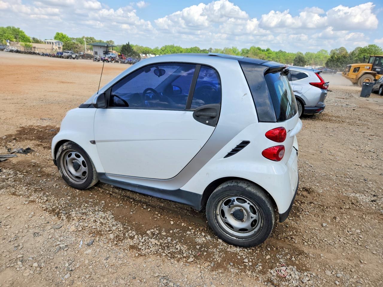 2015 Smart Fortwo Pure - Image 2