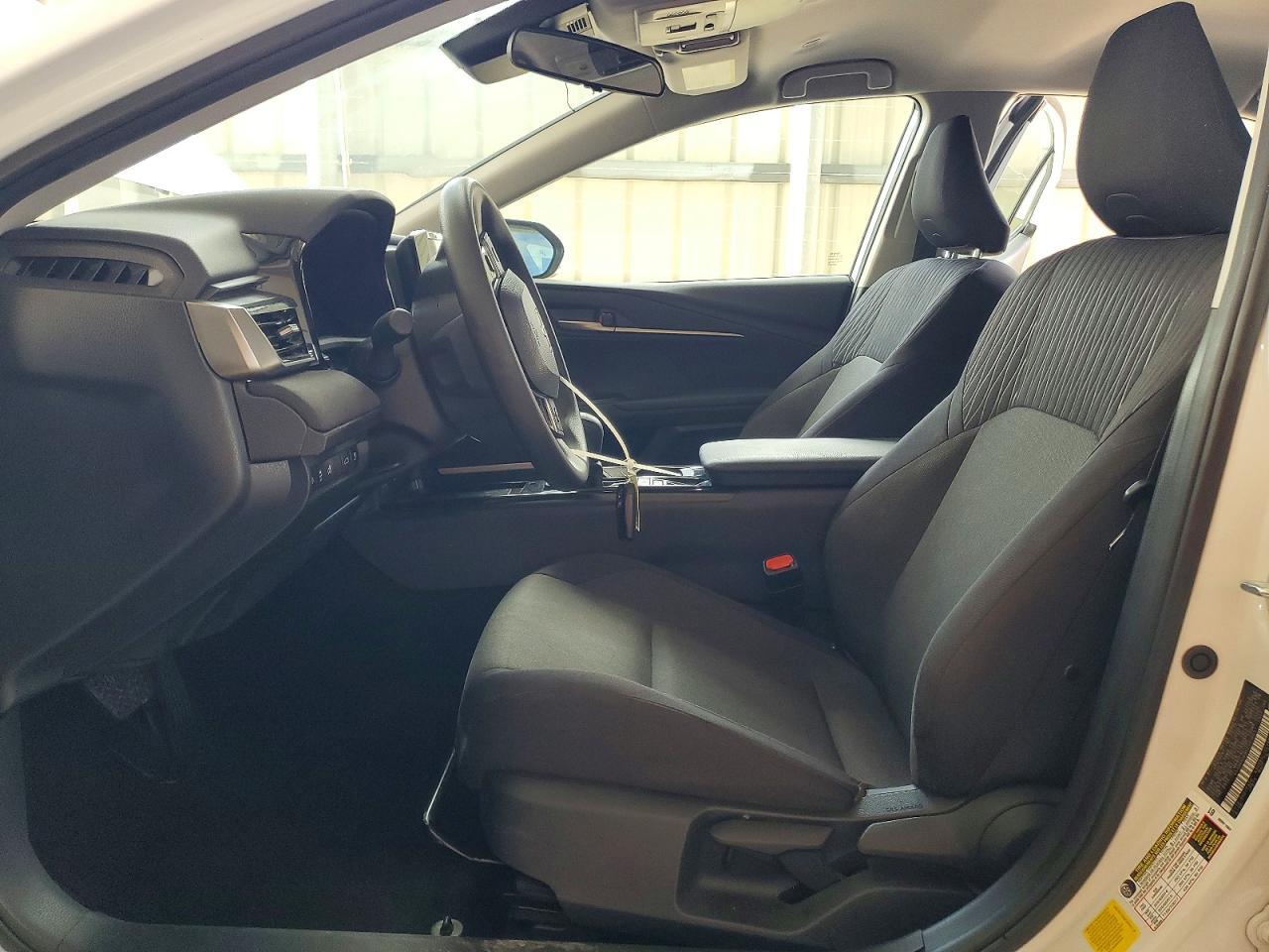 2025 Toyota Camry Le - Фото 7