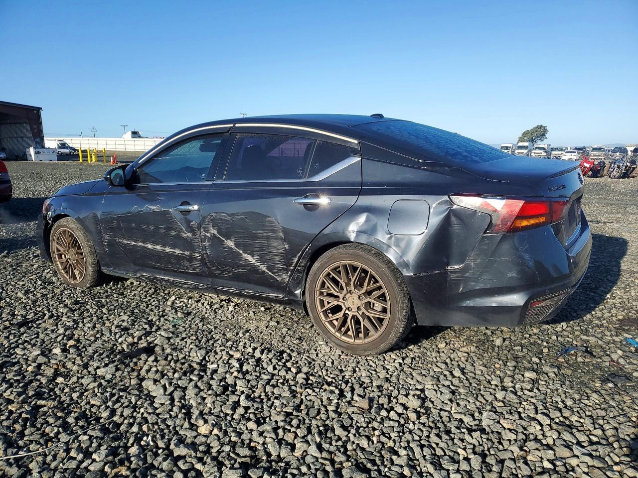 2019 Nissan Altima 2.5 Sl - Image 2